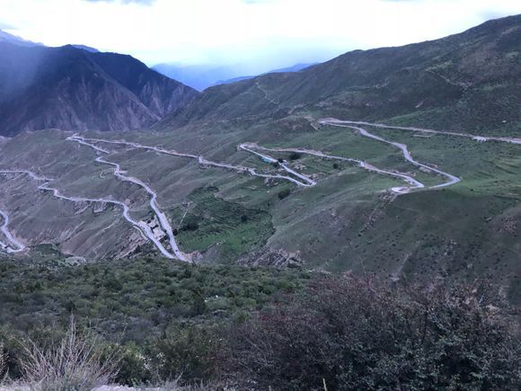 女骑士大踏板摩旅318川藏线 (318川藏线天堂之路)