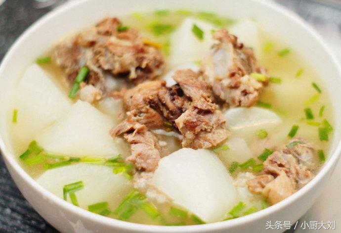 炖排骨用水汆好还是不汆好,炖排骨到底是冷水还是热水下锅