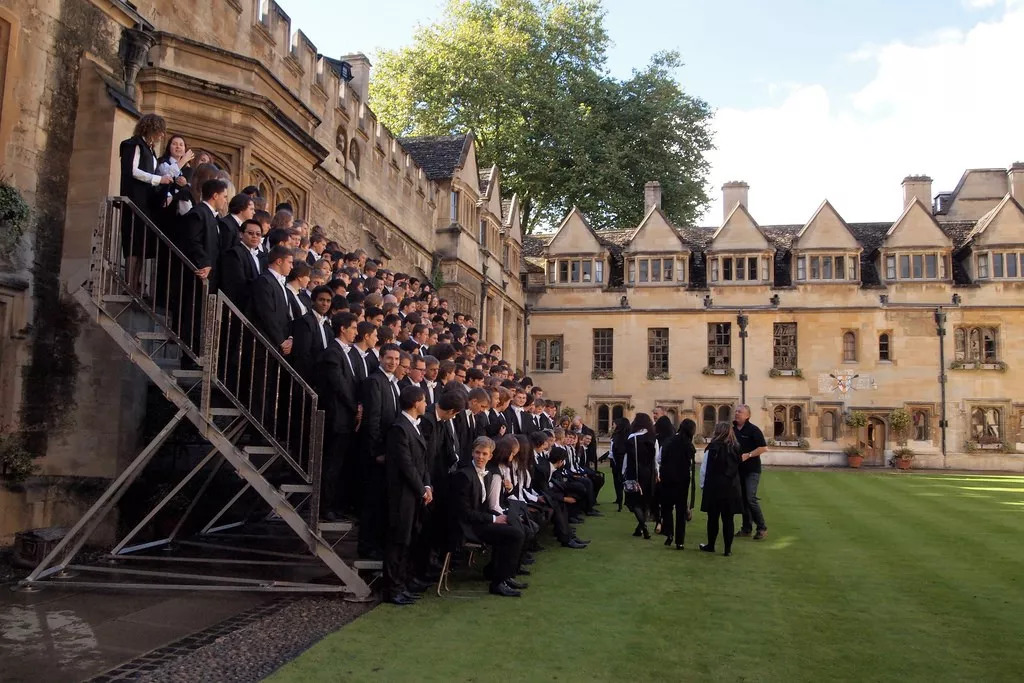 国外开学季节,开学的场面有多震撼