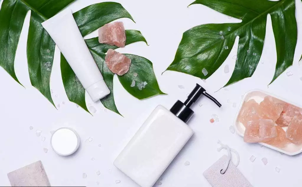 这些化妆品不合格！女生慌了，竟然有用了一夏天的……