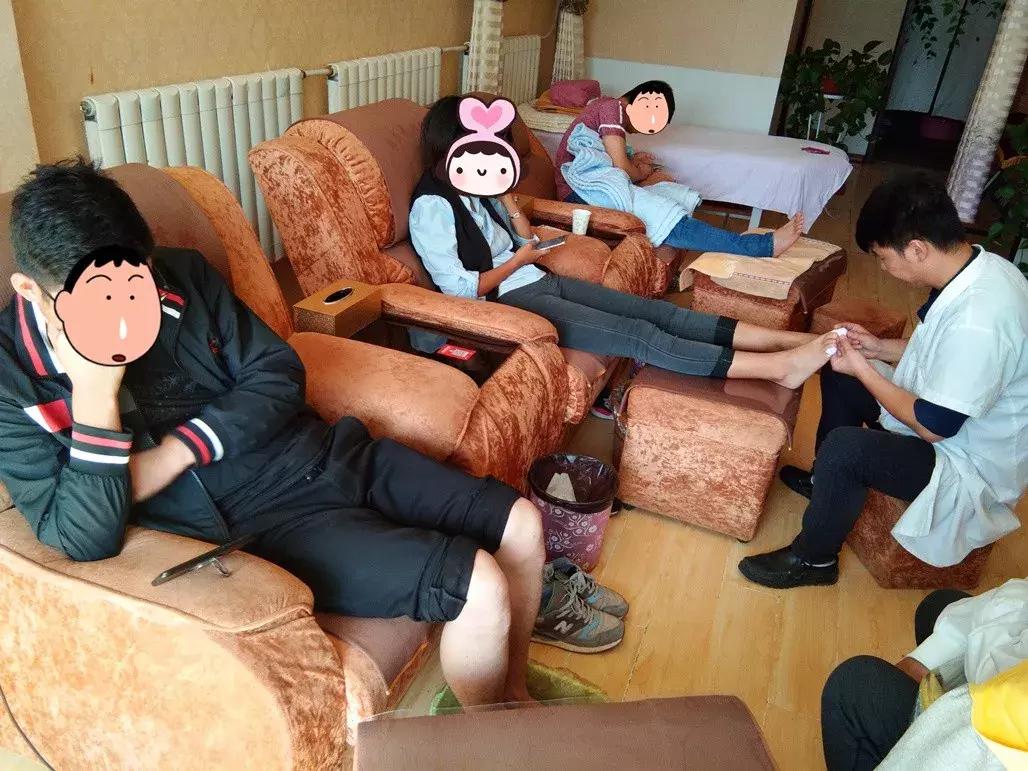 修脚师的“工匠精神”，你一定会感动！