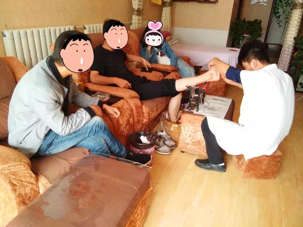 修脚师的“工匠精神”，你一定会感动！