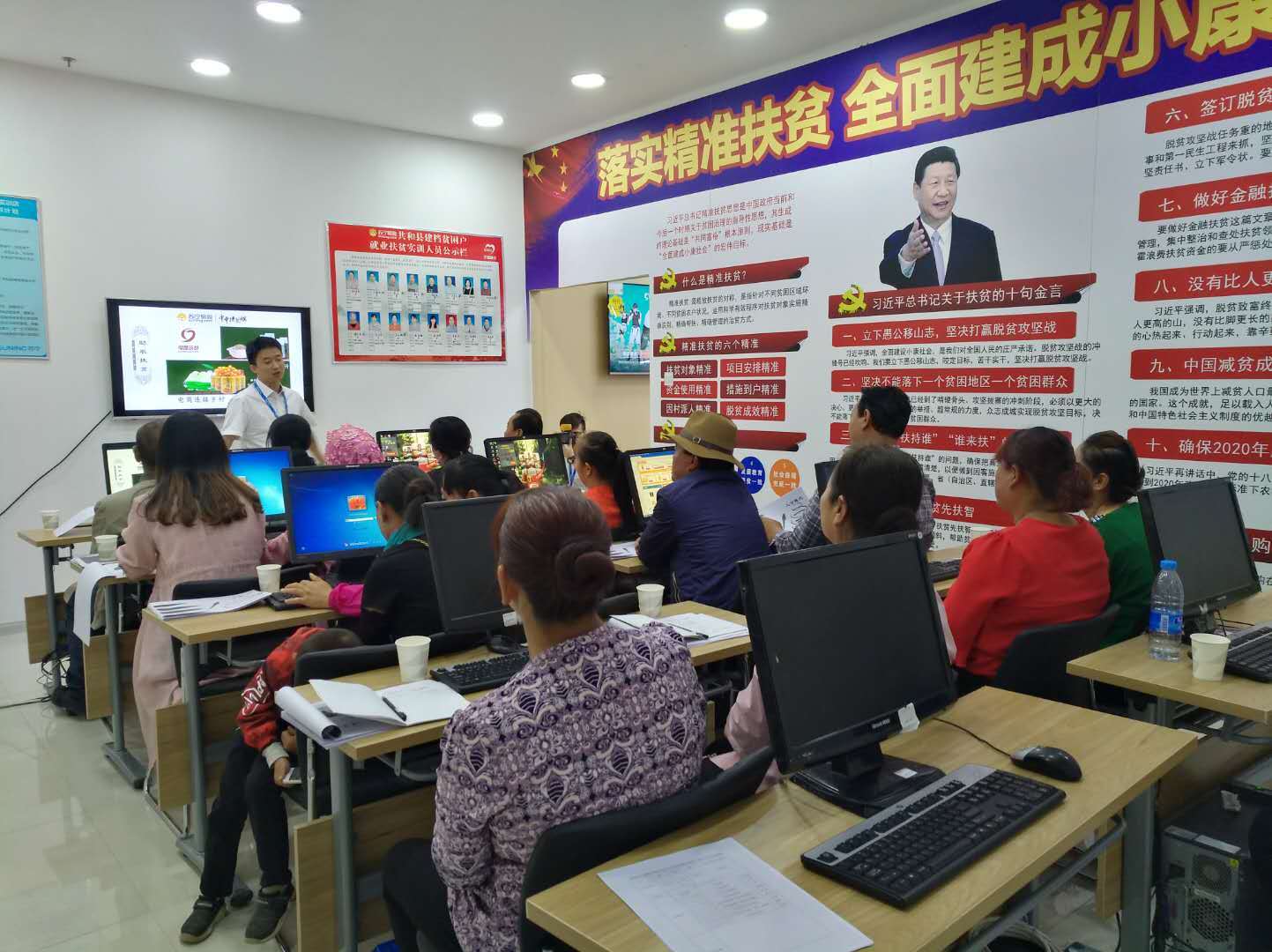 苏宁丰收节,线上线下联动促消费