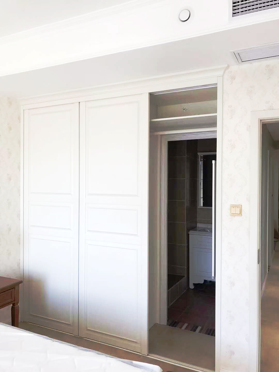 132平米美式轻奢沙发不靠墙,123平米美式轻奢风格