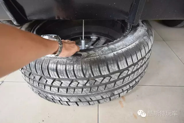 福特锐界换轮胎推荐,福特锐界轮胎更换工具视频