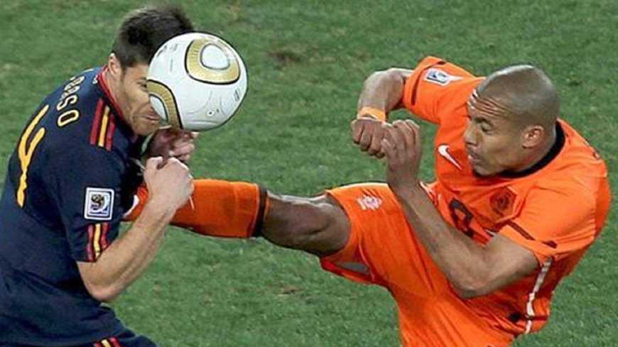 细数足坛各大恶汉，曼联队长废人右脚，榜首二人乃“武林高手”