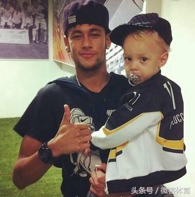 梅西儿子喜欢足球吗,梅西头号迷弟迷你罗