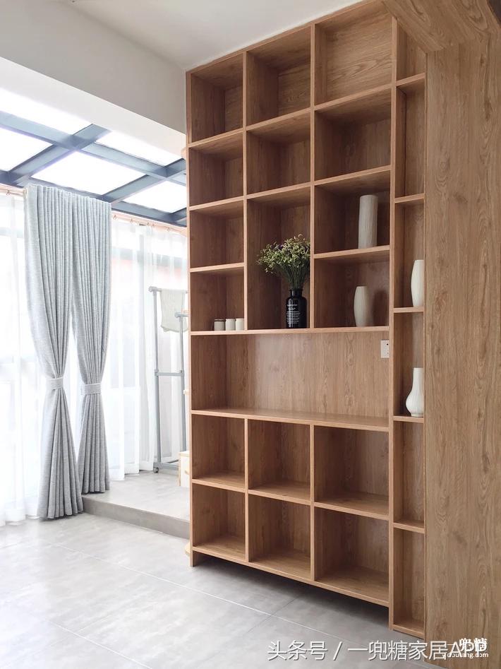 年轻人,谁不是一边感叹房子小,一边在小房子里拼命折腾?