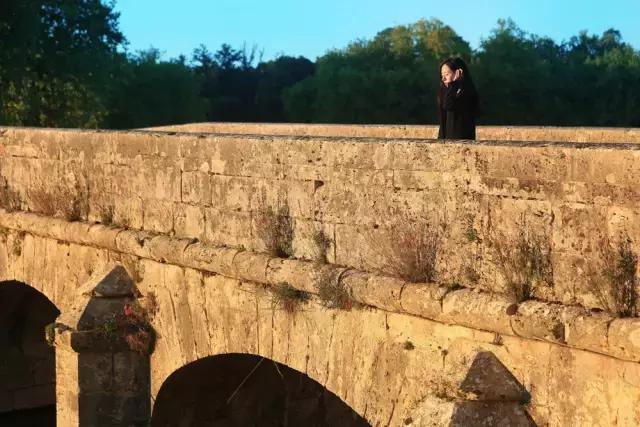 生活在别处完整版歌曲,生活在别处完整版