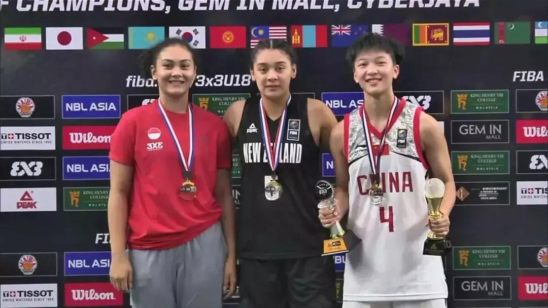中国女篮三人亚洲杯夺冠,简直不要太美了