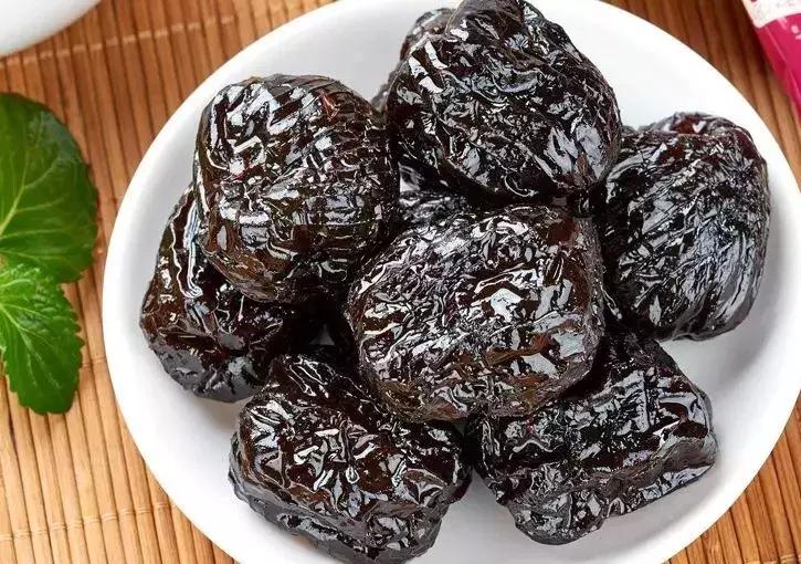 这六种毒零食不能吃,常吃的三种零食其实是药