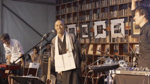 佛经可以翻译成白话吗,佛经还能倒着背