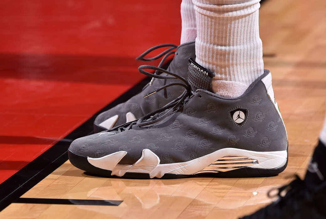 塔克球鞋上脚视频,塔克4000双球鞋