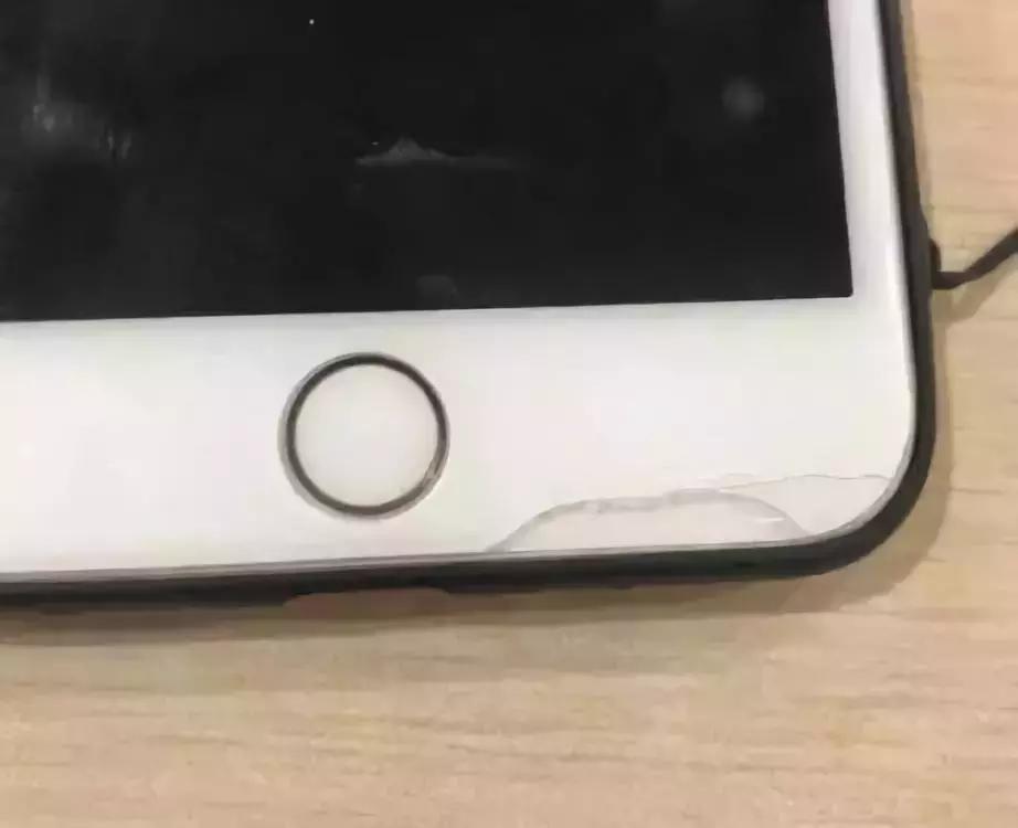 为什么手机摔了钢化膜没事屏碎了,手机钢化膜摔裂了对手机有影响吗