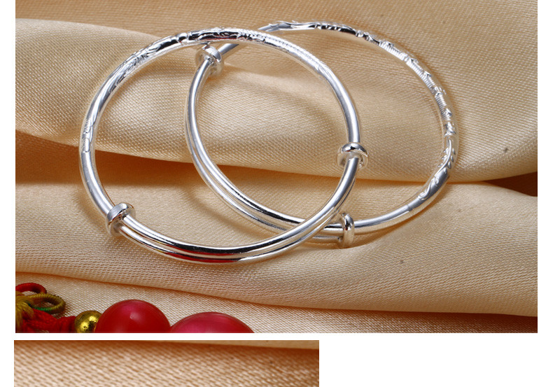 送小宝宝可以送银手镯吗,银手镯婴儿什么时候送合适