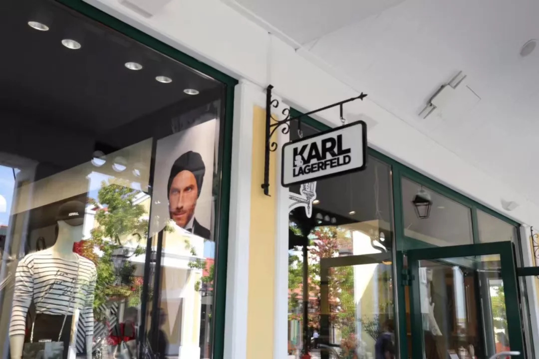 下了长途机依然美到炸!这才是明星在飞机上最爱做的秘密!