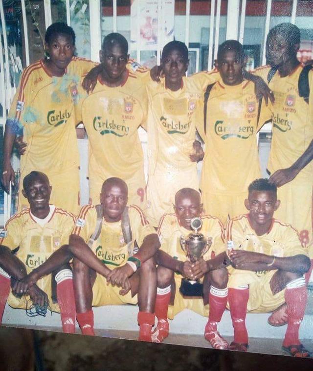 他在垃圾堆里出生成长，从小踢废弃物长大，如今却成杰拉德接班人