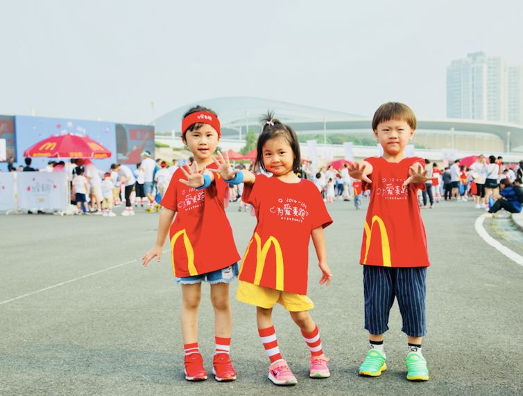 上海逾千组家庭“为爱麦跑”,麦当劳为爱麦跑呼和浩特