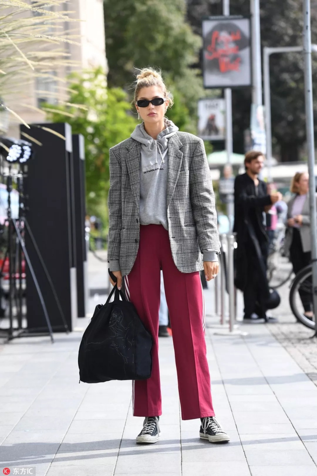 明天穿什么衣服好看很洋气,早秋新款显瘦高级感洋气爆款卫衣