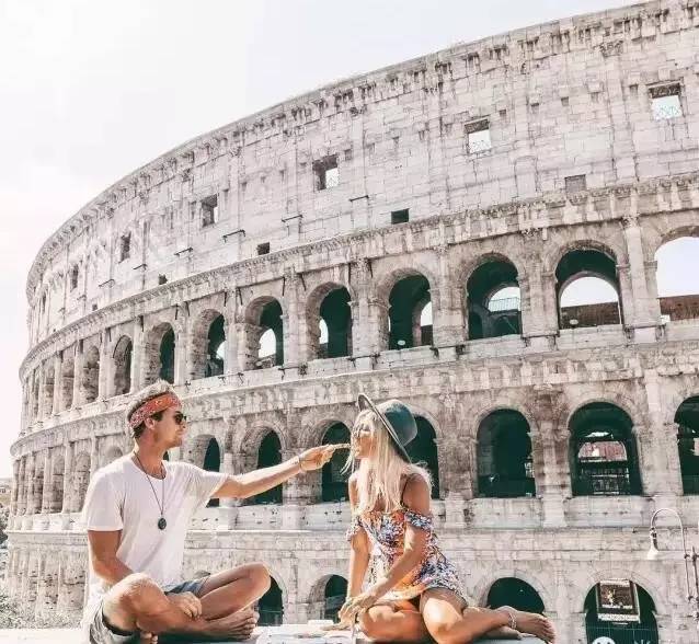 拿着攒下的3万块，买了张去曼谷的单程机票，开始了段崭新的人生