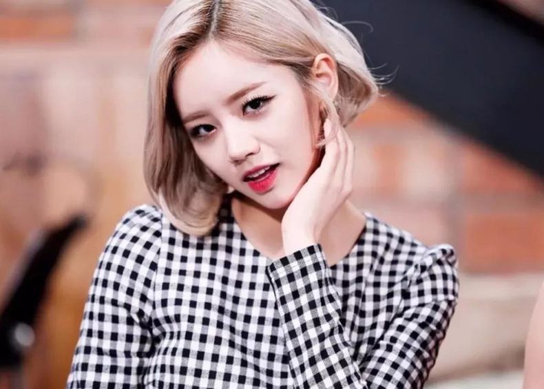 最火刘海女生显脸小适合大饼脸,一分钟就能搞定的发型显脸小