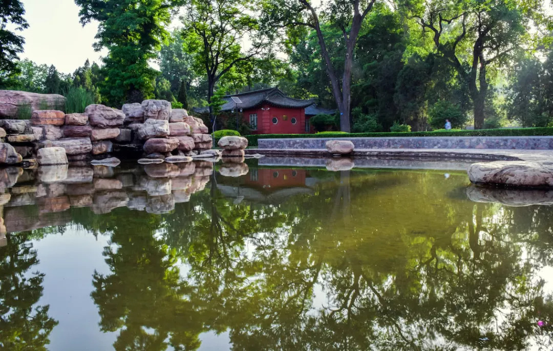 拥有一面神奇的魔镜,有一个魔镜可以测一下你的脸型