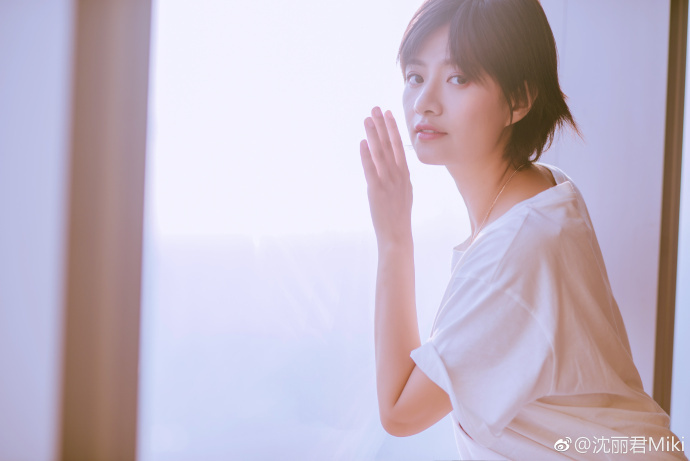 35岁女星跳楼自杀，曾合作霍建华古天乐，遭丈夫背叛又罹患癌症