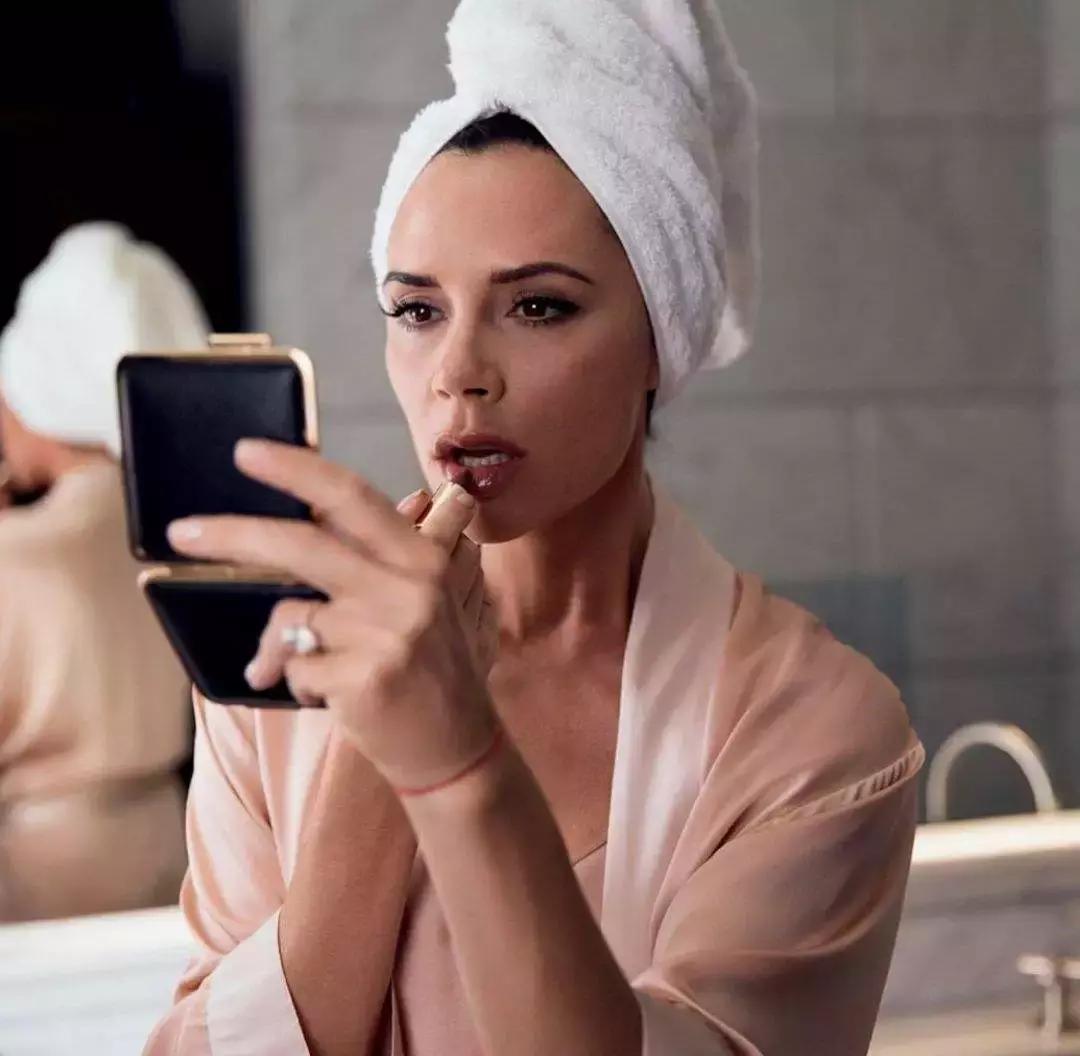 贝克汉姆和维多利亚现在关系,维多利亚面对小贝出轨如何调解