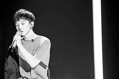 争夺“明日之子”：“土而奇”者的暗战