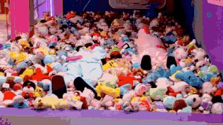 娃娃机惊现真娃娃,深圳真人娃娃机视频