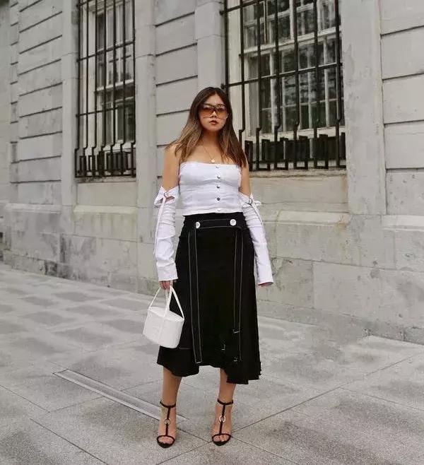 胖女孩的穿衣典范｜她又矮又胖，却因穿衣有18万关注？