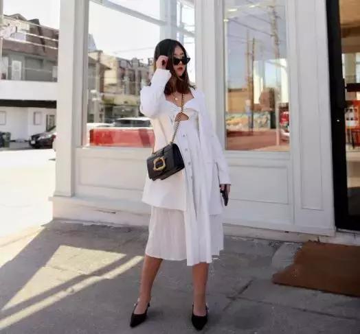 胖女孩的穿衣典范｜她又矮又胖，却因穿衣有18万关注？