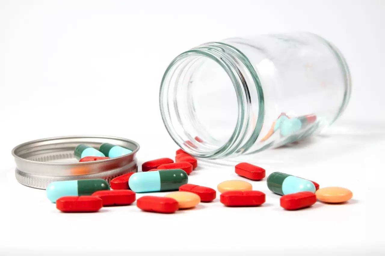 劣质化妆品对身体有什么伤害,劣质化妆品的危害视频