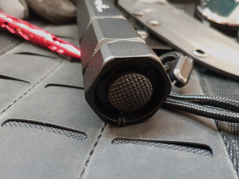 独有的六面体手电——奥德宝HEX62手电测评