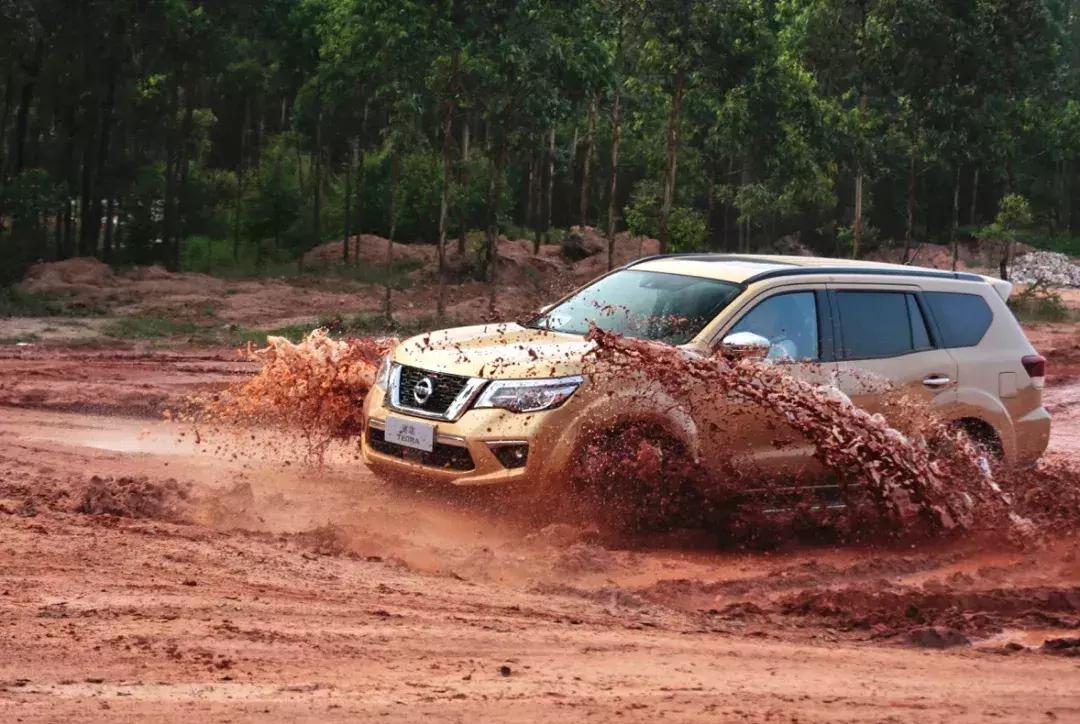 这5款suv硬汉最爱兼顾家用和越野,20万最强四驱suv丰田小霸道