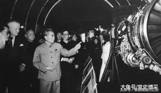 为何不动香港？看看毛*东泽**周恩来的战略眼光