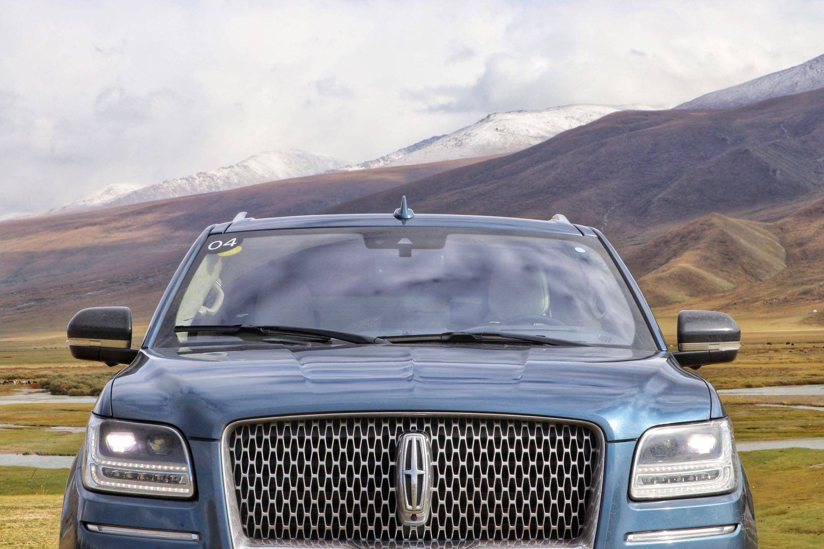 西装革履领航员,西装革履展示