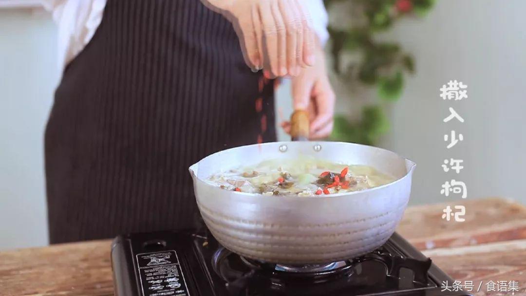 苗家酸菜鸡的酸,开胃下饭酸菜鸡