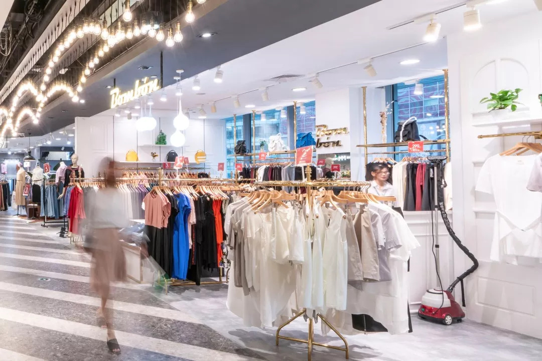 魔都奥特莱斯,魔都奥特莱斯与奥特莱斯