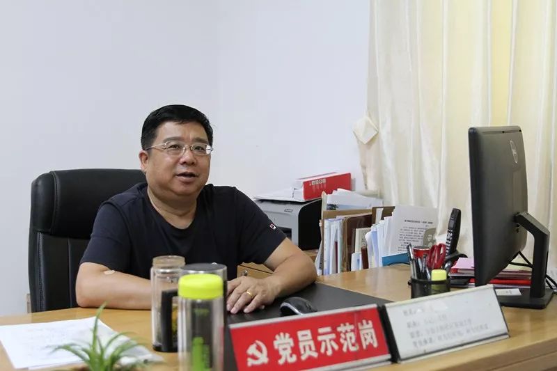 咵咵社区书记丨武大测绘社区周军：放弃武大教师身份投身社区工作16年