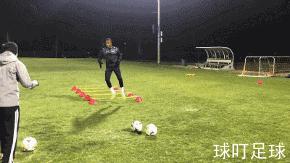 踢球必须练好核心力量,踢球锻炼爆发力