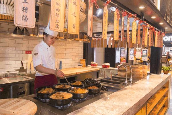 6.8折！陆家嘴惊现1家“网黄餐厅”，人均40+吃哭老板！