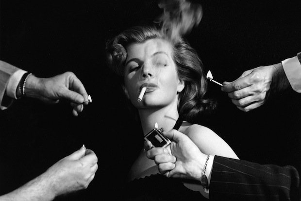 抽雪茄和抽烟一个性质吗,抽雪茄和抽烟