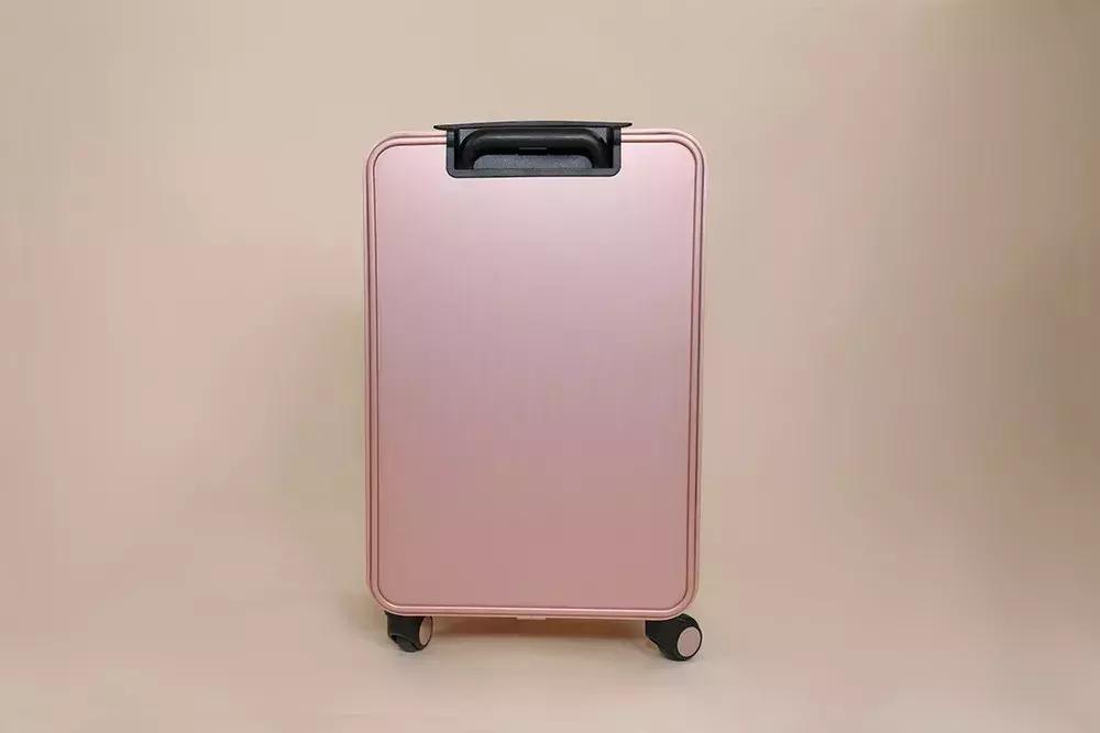 梁洛施秋冬穿搭,梁洛施机场装扮