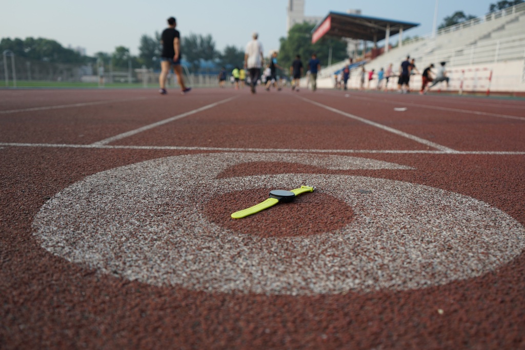 续航强有gps的智能手表,飞腕跑步智能腕表