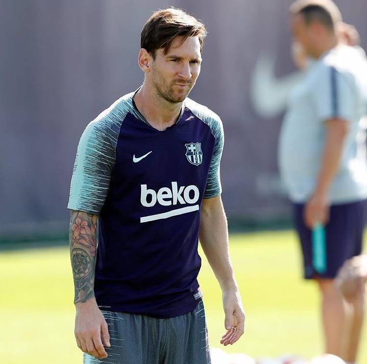 足球巨星梅西完整视频,足坛帅哥梅西胡子