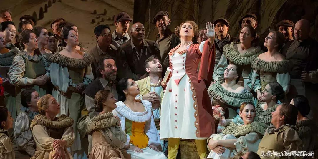 神操作假期,神操作一口气过12个绿灯