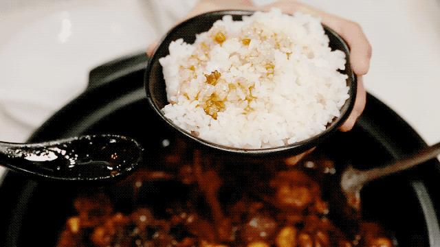 要火！用鲍鱼熬的精华汤底，还涮着“透明”的菜！