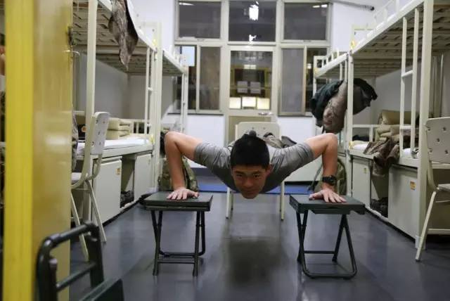 部队军营健身房,军营健身房