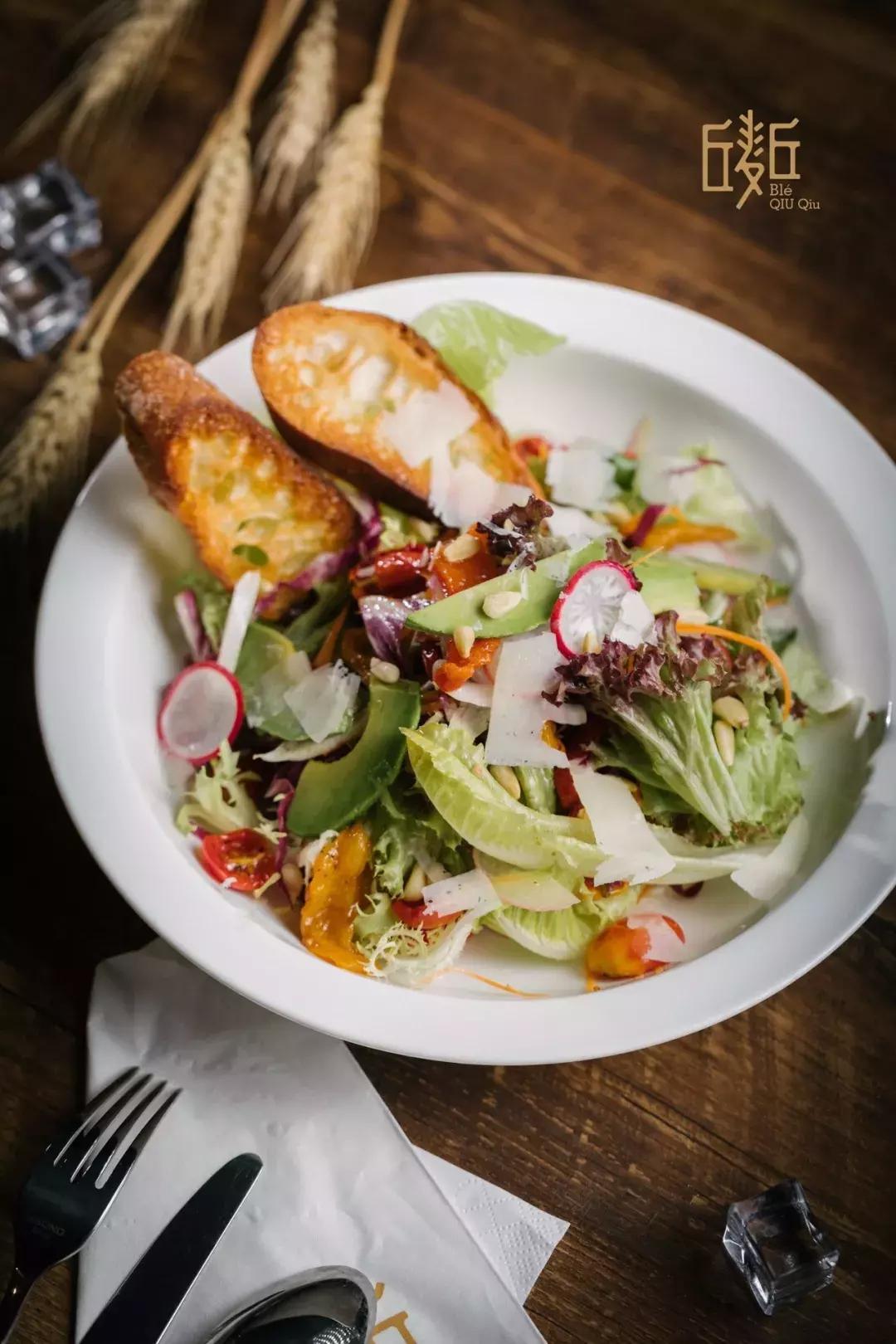 丘麦丘法式生活餐厅入驻磐基名品中心，开启浪漫法式生活的一天